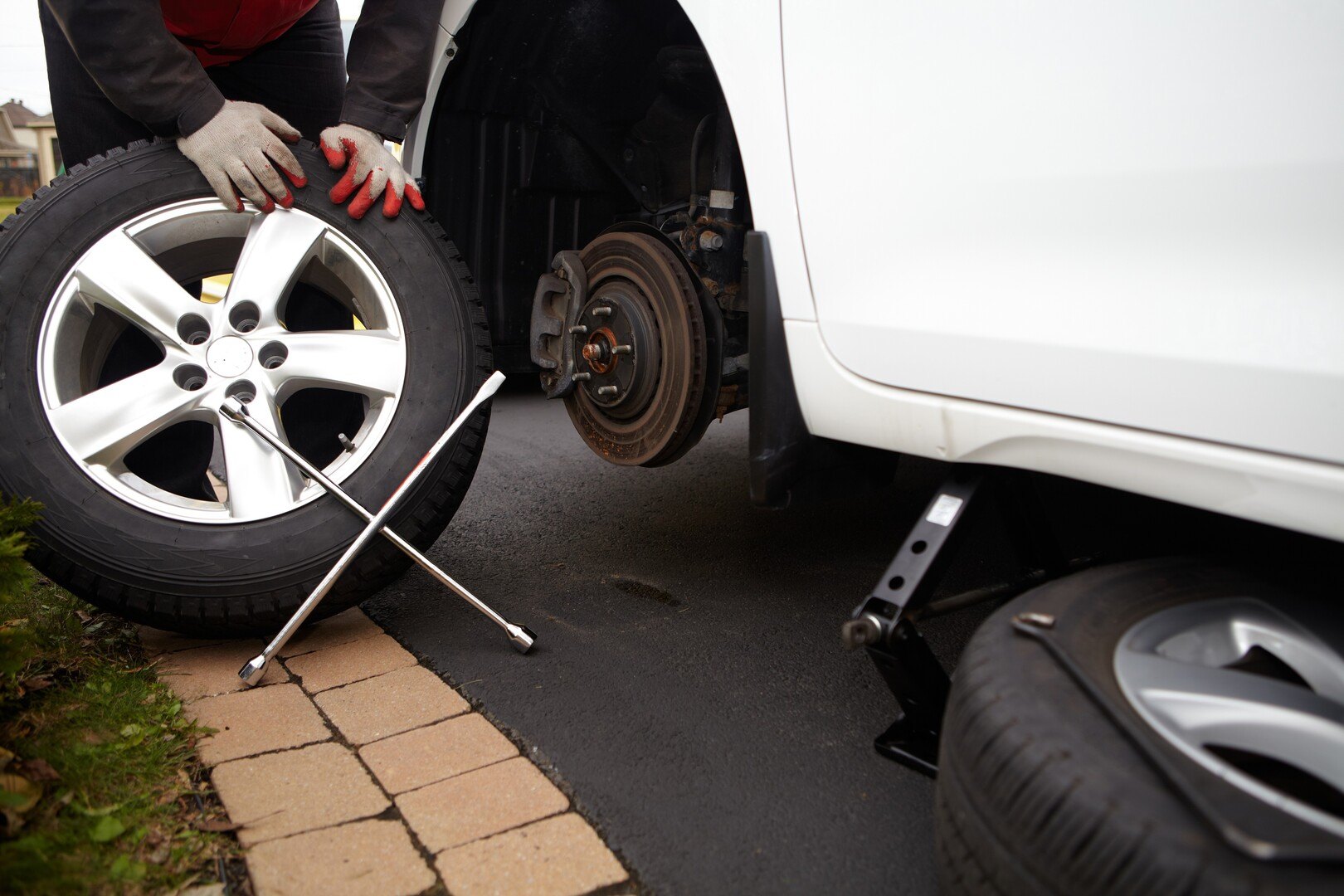 Professional Roadside Tire Assistance Across Austria and Central European Roads